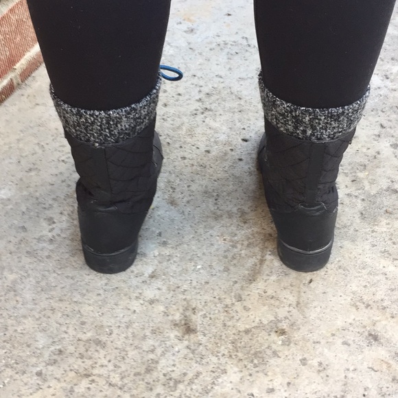 Black Guess Boots perfect for fall! - Picture 3 of 7